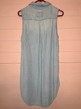 Load image into Gallery viewer, Medium Rails Chambray Denim Sleeveless Button Front Dress
