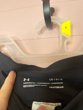 Load image into Gallery viewer, Large Under Armour Cropped Compression Fit Black Leggings

