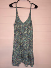 Load image into Gallery viewer, Medium Hem &amp; Thread Boho Floral Print Flowy Tank Dress
