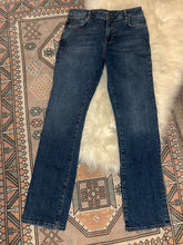 Load image into Gallery viewer, Size 28 Tecovas Straight High Rise Denim Jeans
