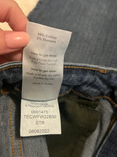 Load image into Gallery viewer, Size 28 Tecovas Straight High Rise Denim Jeans
