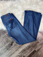 Load image into Gallery viewer, Size 26 7 FAM Dojo Denim Jeans
