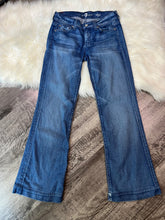 Load image into Gallery viewer, Size 26 7 FAM Dojo Denim Jeans
