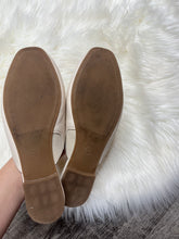 Load image into Gallery viewer, 8.5 Universal Thread Slip On Mule Flats
