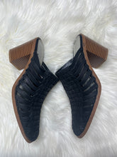 Load image into Gallery viewer, Revolve Size 9.5 1. State Black Slip On Heeled Mules

