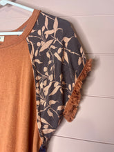 Load image into Gallery viewer, Small Umgee Orange Boho Floral Print Short Sleeve Top
