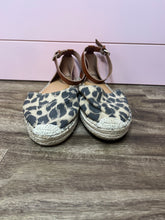 Load image into Gallery viewer, Size 10 Old Navy Leopard Print Espadrille Flat Sandals
