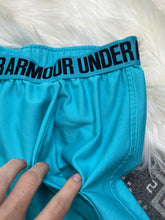 Load image into Gallery viewer, Large Under Armour Loose Fit Blue Shorts
