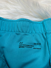 Load image into Gallery viewer, Large Under Armour Loose Fit Blue Shorts
