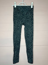 Load image into Gallery viewer, Small Spanx Look At Me Now Seamless Leopard Leggings

