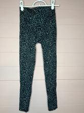 Load image into Gallery viewer, Small Spanx Look At Me Now Seamless Leopard Leggings
