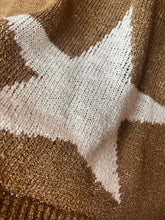 Load image into Gallery viewer, Large Promesa Brown &amp; White Star Sweater
