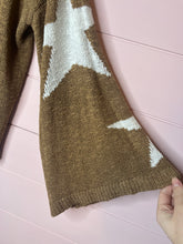 Load image into Gallery viewer, Large Promesa Brown &amp; White Star Sweater
