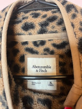 Load image into Gallery viewer, XL Abercrombie &amp; Fitch Leopard Quilted Pull Over
