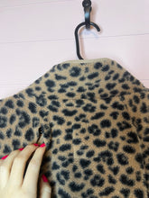 Load image into Gallery viewer, XL Abercrombie &amp; Fitch Leopard Quilted Pull Over
