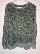 Load image into Gallery viewer, Large Wallflower Leopard Sweatshirt
