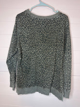 Load image into Gallery viewer, Large Wallflower Leopard Sweatshirt
