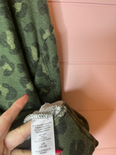 Load image into Gallery viewer, Large Secret Treasures Green Lripard Sweatshirt
