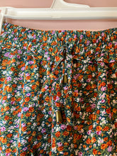 Load image into Gallery viewer, Small Entro Floral Ruffle Mini Skirt With Built In Shorts
