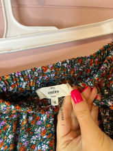 Load image into Gallery viewer, Small Entro Floral Ruffle Mini Skirt With Built In Shorts
