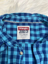 Load image into Gallery viewer, XL Wrangler Men’s Cotton Blue Gingham Print Button Up Shirt
