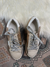 Load image into Gallery viewer, Size 9 Golden Star Sneakers
