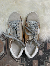 Load image into Gallery viewer, Size 9 Golden Star Sneakers
