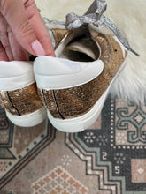 Load image into Gallery viewer, Size 9 Golden Star Sneakers
