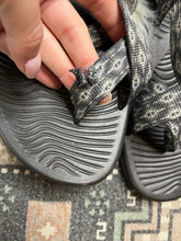 Load image into Gallery viewer, Size 11 Chaco Sandals
