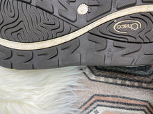 Load image into Gallery viewer, Size 11 Chaco Sandals
