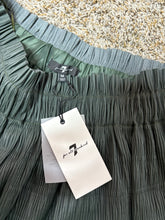 Load image into Gallery viewer, 7FAM Medium NWT Dark Green Faux Leather Pleated Mini Skirt
