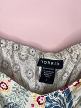 Load image into Gallery viewer, 3X Torrid Floral Print Plus Size Babydoll Challis Cami
