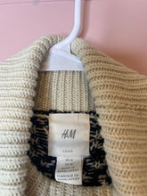 Load image into Gallery viewer, Medium H&amp;M Tan &amp; Black Printed Turtle Neck Sweater
