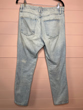 Load image into Gallery viewer, Size 6/28 Good American High Rise Light Wash Denim Jeans
