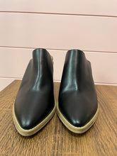 Load image into Gallery viewer, Size 7 Abound Black Heeled Mule Clogs

