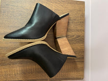Load image into Gallery viewer, Size 7 Abound Black Heeled Mule Clogs
