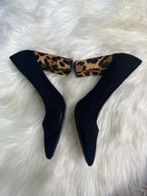Load image into Gallery viewer, Size 7 Nine West Leopard Calf Hair Pointy Block Heels
