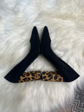 Load image into Gallery viewer, Size 7 Nine West Leopard Calf Hair Pointy Block Heels
