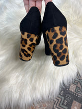 Load image into Gallery viewer, Size 7 Nine West Leopard Calf Hair Pointy Block Heels
