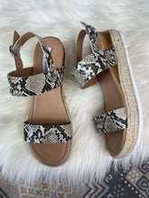 Load image into Gallery viewer, Size 4 Steve Madden Snake Print Espadrille Sandals
