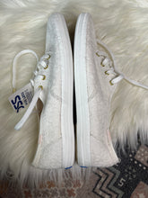 Load image into Gallery viewer, Size 8.5 Keds NWT Floral Lace Sneakers

