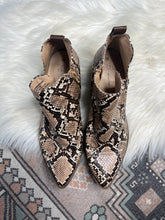Load image into Gallery viewer, 7.5 Time &amp; Tru Snake Print Ankle Booties
