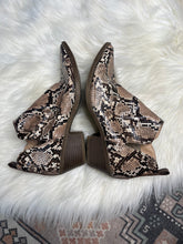 Load image into Gallery viewer, 7.5 Time &amp; Tru Snake Print Ankle Booties
