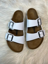 Load image into Gallery viewer, 8/8.5 (39) Birkenstock White Slip On Sandals
