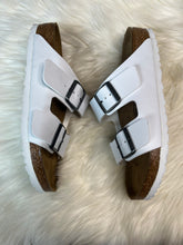 Load image into Gallery viewer, 8/8.5 (39) Birkenstock White Slip On Sandals
