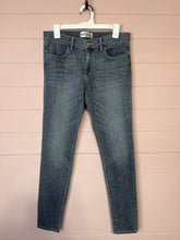 Load image into Gallery viewer, Size 29 Wildfox Gray High Rise Skinny Jeans
