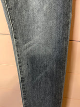 Load image into Gallery viewer, Size 29 Wildfox Gray High Rise Skinny Jeans
