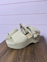 Load image into Gallery viewer, Size 8 Bamboo Nude wedges
