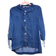 Load image into Gallery viewer, Petite Small Soft Surroundings Petite Denim Button Front Top

