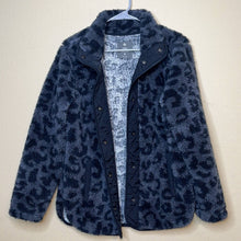 Load image into Gallery viewer, Medium Members Mark Black Gray Leopard Sherpa Jacket
